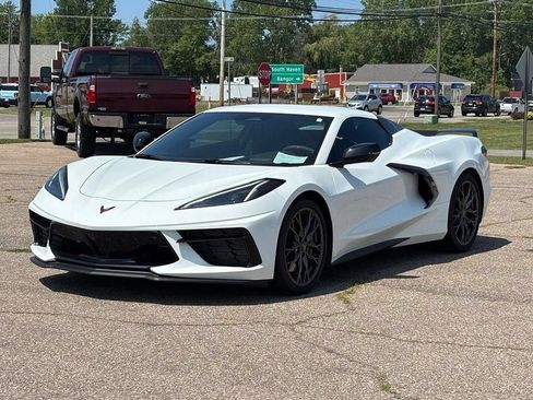 Used 2024 Chevrolet Corvette Stingray Premium Conv w/ Z51 Performance Package RWD image 28