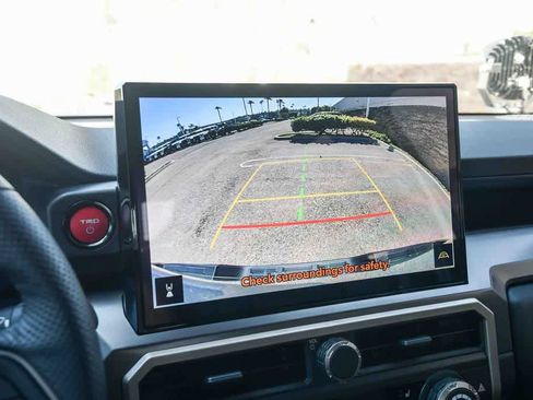 Used 2025 Toyota Tacoma TRD Sport w/ TRD Sport Upgrade Package image 28