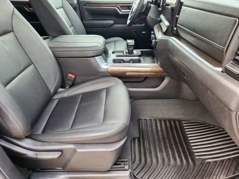 Used 2025 Chevrolet Silverado 1500 LT Trail Boss w/ LT Trail Boss Premium Package image 14