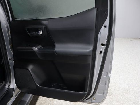 Used 2021 Toyota Tacoma TRD Off-Road image 20