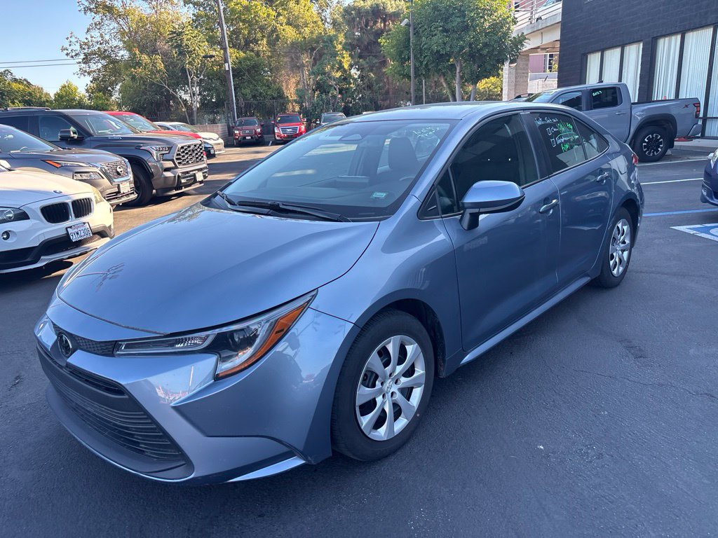 Used 2025 Toyota Corolla LE FWD image 8