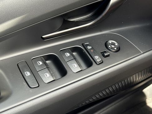 New 2026 Hyundai Elantra SEL Sport FWD image 16