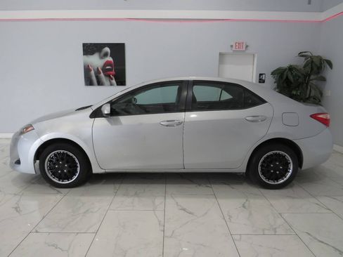 Used 2019 Toyota Corolla LE FWD image 6