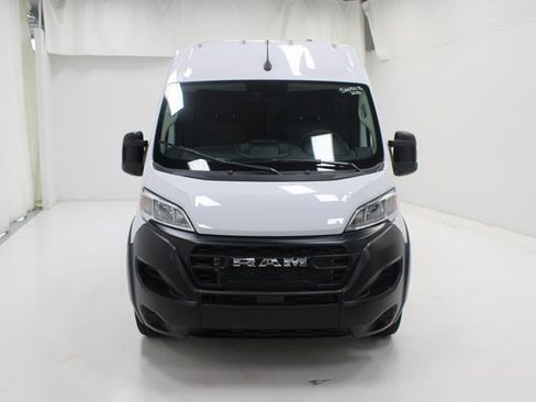 Used 2025 RAM ProMaster 2500 w/ Storage Group image 24