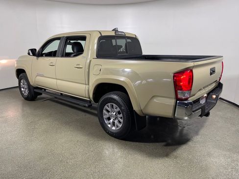 Certified 2016 Toyota Tacoma 2WD Double Cab image 5