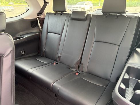 Used 2024 Toyota Grand Highlander AWD Hybrid image 10