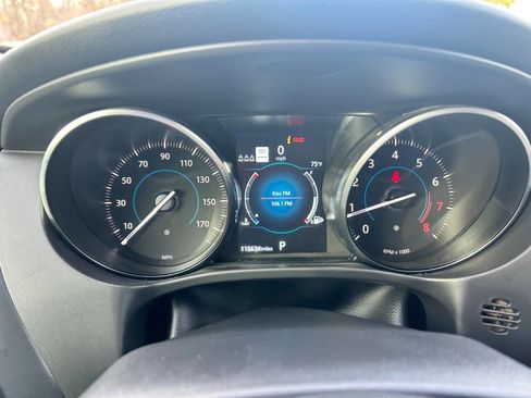 Used 2020 Jaguar F-PACE Premium image 18