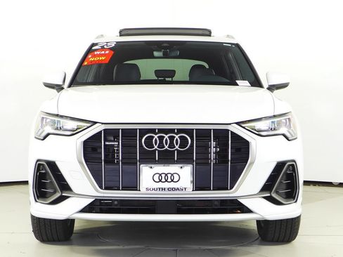 Used 2023 Audi Q3 2.0T Premium w/ Convenience Package AWD/4WD image 3