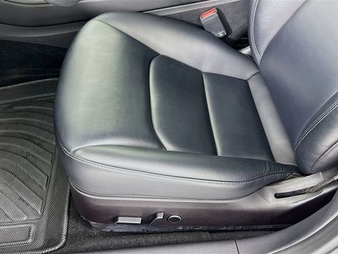 Used 2023 Tesla Model 3 Standard Range image 12