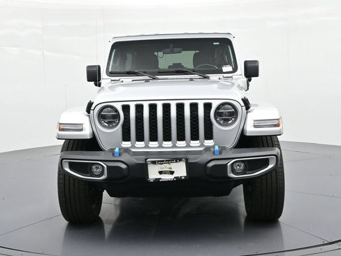 Used 2022 Jeep Wrangler Unlimited Sahara w/ Cold Weather Group AWD/4WD image 3