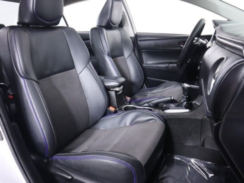 Used 2017 Toyota Corolla SE w/ SE Premium Package FWD image 38