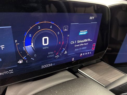 Used 2025 Chevrolet Suburban Z71 image 31