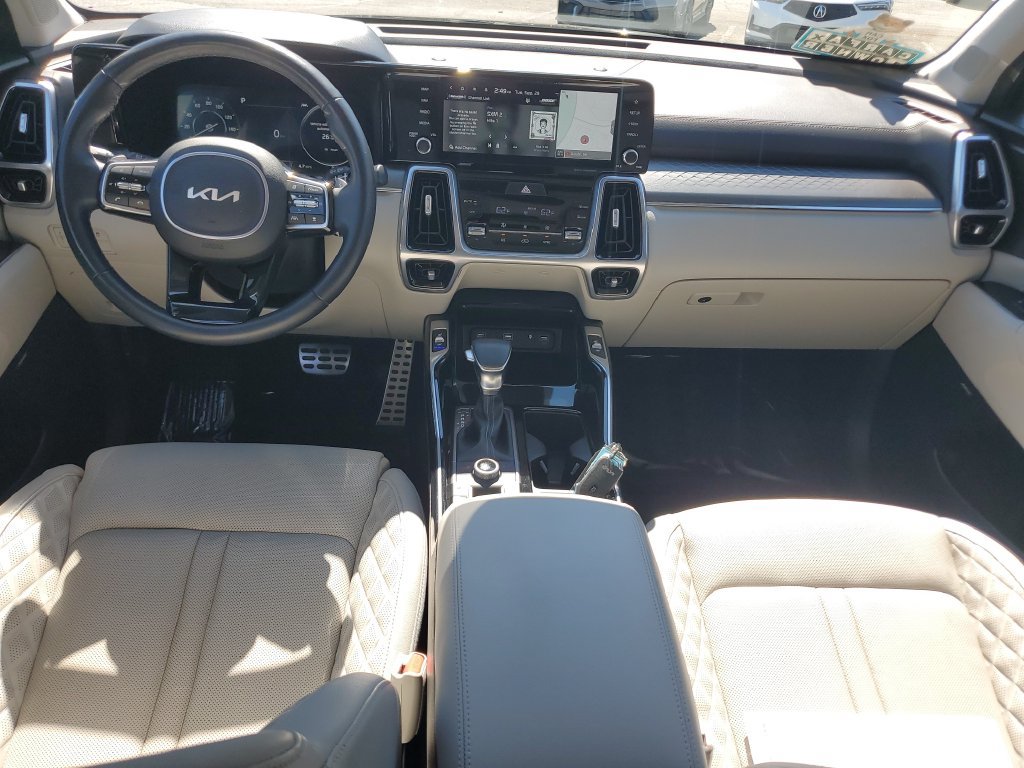 Used 2023 Kia Sorento AWD image 19