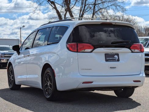 Used 2020 Chrysler Voyager Lxi image 9