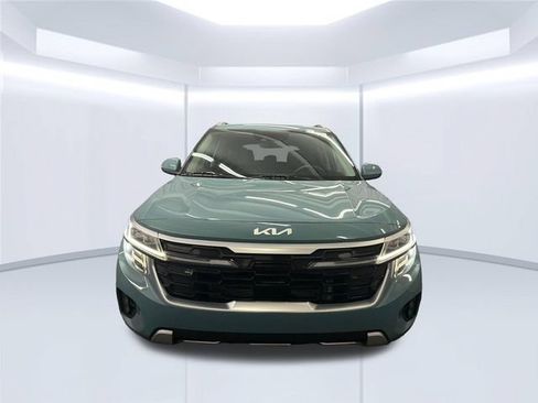 Certified 2024 Kia Seltos SX w/ SX Sunroof Package AWD/4WD image 2