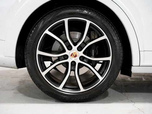 Used 2023 Porsche Cayenne GTS image 43