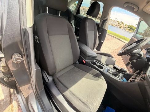 Used 2019 Volkswagen Jetta S w/ Driver Assistance Package FWD image 2