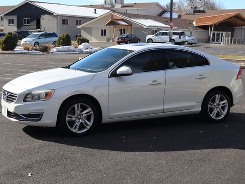 Used 2015 Volvo S60 T5 Premier image 10