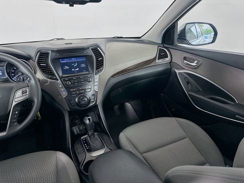 Used 2017 Hyundai Santa Fe SE image 22