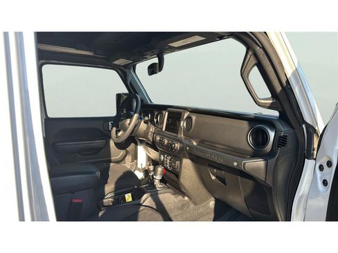 Used 2023 Jeep Wrangler Unlimited w/ Sun & Screen Package AWD/4WD image 14