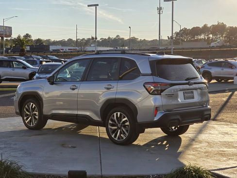 New 2026 Subaru Forester Touring AWD/4WD image 4