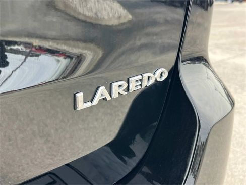 Used 2022 Jeep Grand Cherokee Laredo E image 39