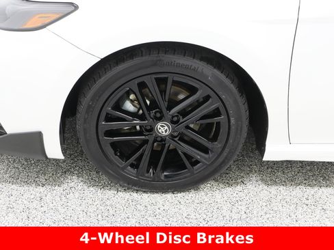 Used 2025 Toyota Camry SE image 11