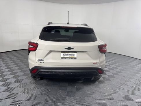 New 2026 Chevrolet Trax RS w/ Sunroof Package image 4