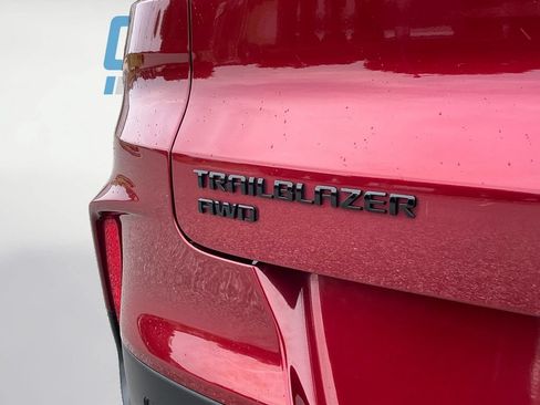 Used 2022 Chevrolet TrailBlazer RS w/ Sun and Liftgate Package AWD/4WD image 19