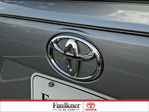 Used 2025 Toyota RAV4 XLE AWD/4WD image 29