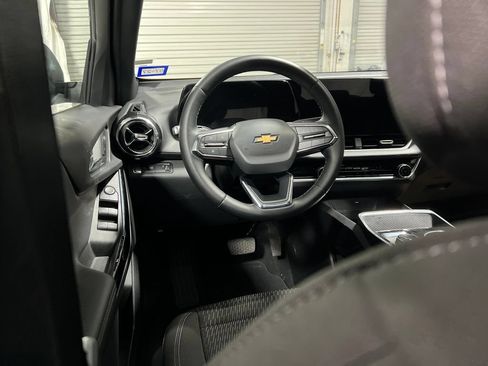 Used 2026 Chevrolet Equinox LT FWD image 19