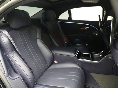 Certified 2023 Bentley Flying Spur V8 image 31