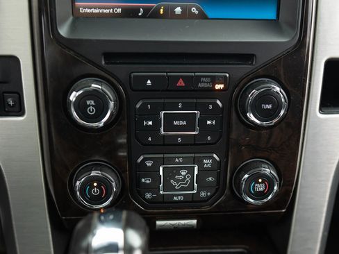 Used 2014 Ford F150 Platinum image 30