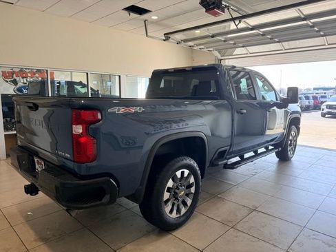 Used 2024 Chevrolet Silverado 2500 Custom image 6