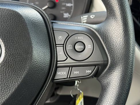 Certified 2025 Toyota Corolla Cross L image 25