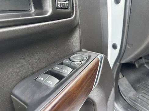 Used 2020 GMC Sierra 1500 SLT AWD/4WD image 25