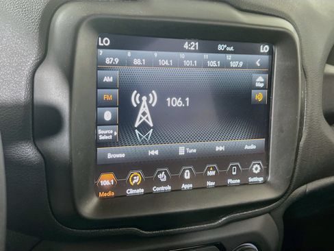 Used 2022 Jeep Renegade Latitude w/ Convenience Group AWD/4WD image 15