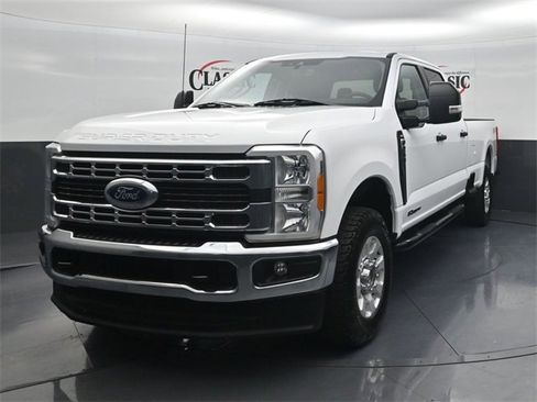 Used 2023 Ford F250 XLT w/ FX4 Off-Road Package image 3