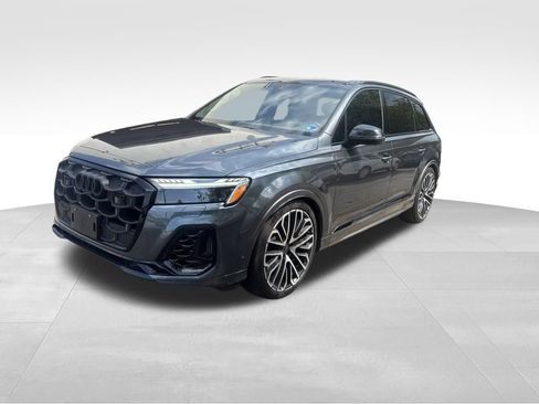 Used 2025 Audi SQ7 Prestige AWD/4WD image 2