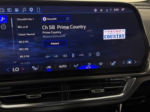 Used 2026 Chevrolet Equinox EV LT w/ Comfort Package FWD image 20