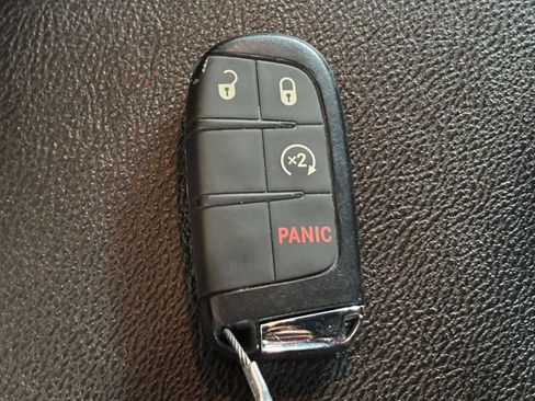 Used 2025 Jeep Compass Limited AWD/4WD image 25