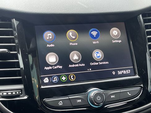 Used 2022 Chevrolet Trax LT w/ LT Convenience Package image 25