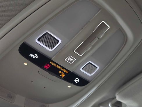 Used 2025 Volvo XC90 B6 Ultra w/ Protection Package Premier image 19