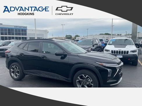 Certified 2025 Chevrolet Trax LT w/ LT Convenience Package FWD image 1