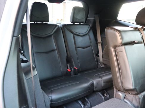 Used 2023 Cadillac XT6 Premium Luxury image 14