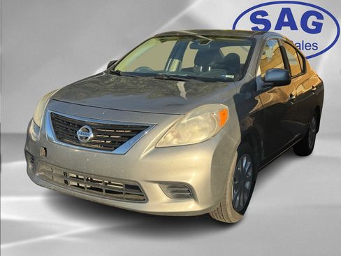 Used 2014 Nissan Versa SV image 5