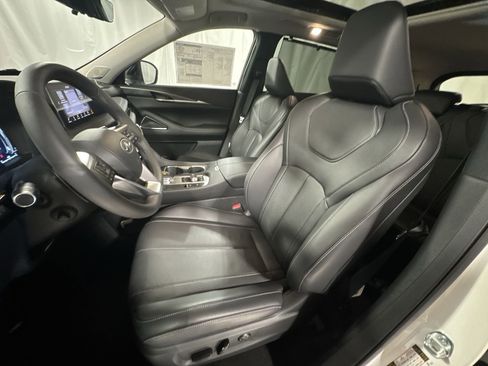 Certified 2025 INFINITI QX60 Luxe w/ Vision Package image 13