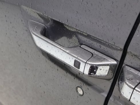 Used 2015 Honda Odyssey EX image 16