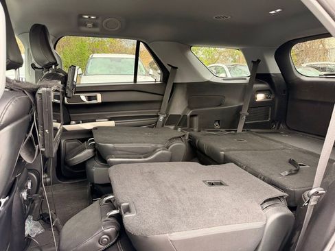 Used 2020 Ford Explorer XLT w/ Equipment Group 202A AWD/4WD image 38
