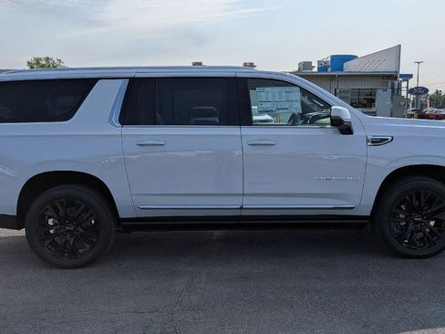 New 2026 GMC Yukon XL Denali w/ Sun & Power Step Package AWD/4WD image 6